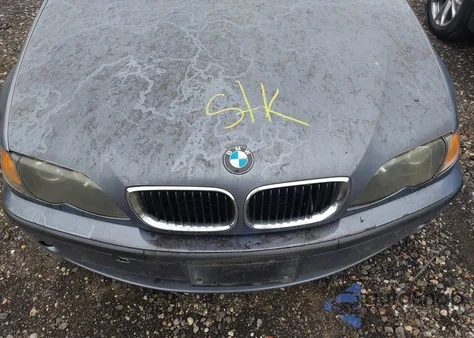 2003 BMW 325Xi z USA, uszkodzony, nr VIN WBAEU33423PM53264